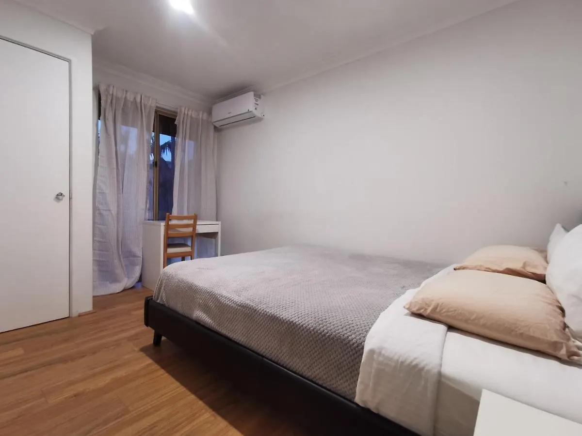 Entire House With 4 Bedrooms Fully Air Conditioned Perth Holiday home