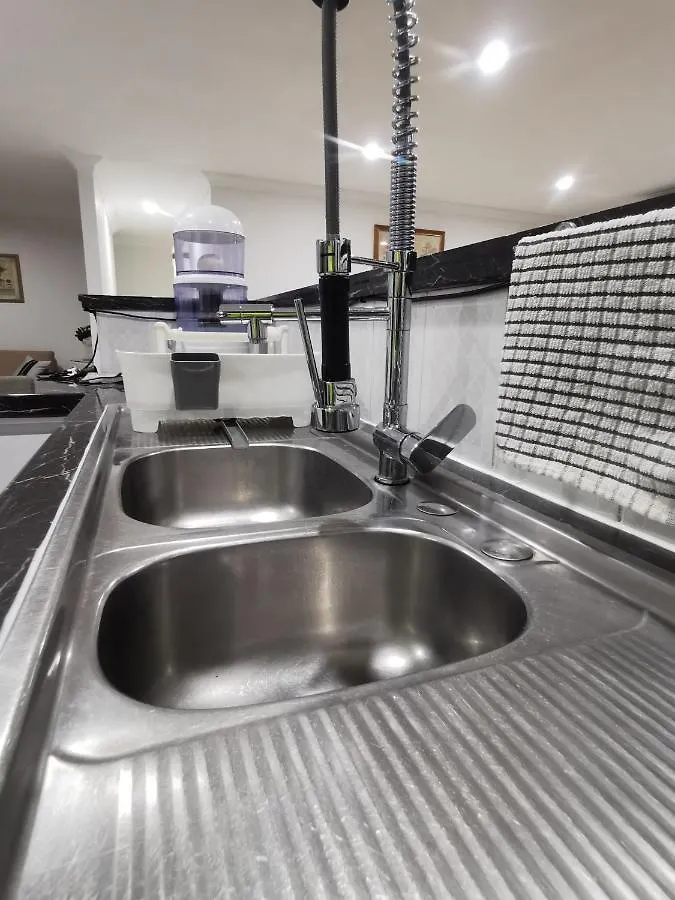 Entire House With 4 Bedrooms Fully Air Conditioned Perth Holiday home