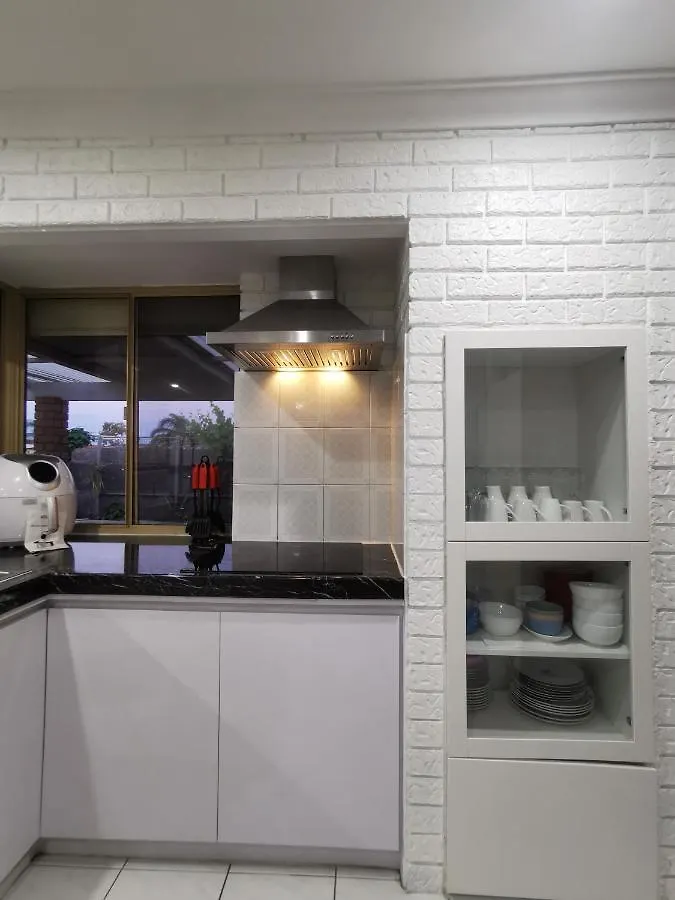 Entire House With 4 Bedrooms Fully Air Conditioned Perth Australia