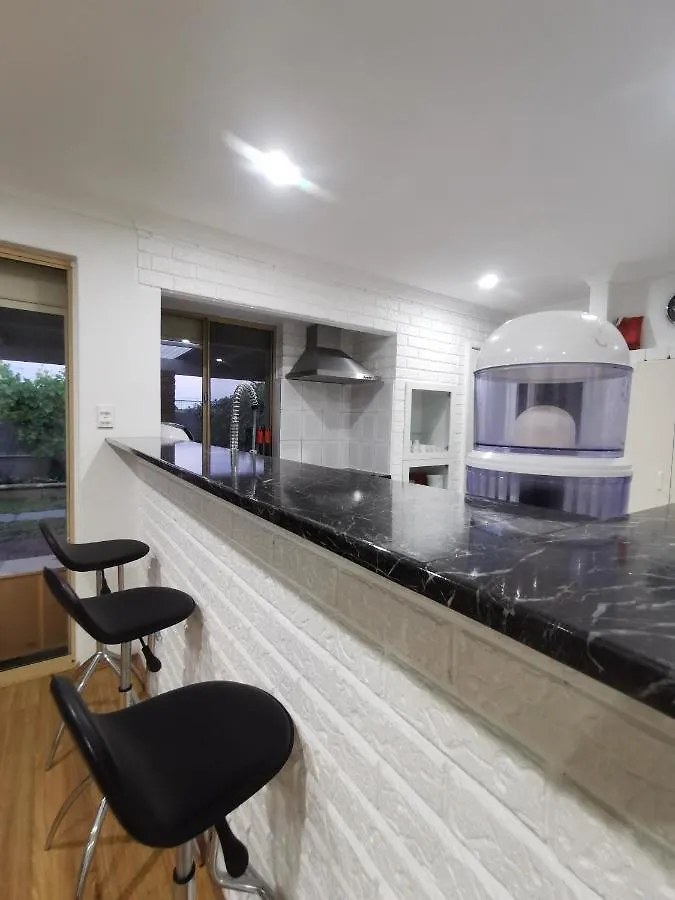 Entire House With 4 Bedrooms Fully Air Conditioned Perth