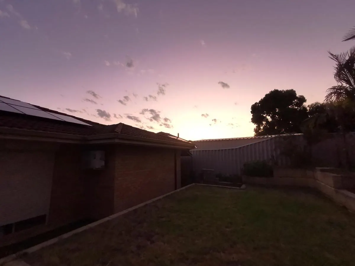 Сasa de vacaciones Entire House With 4 Bedrooms Fully Air Conditioned Perth Australia