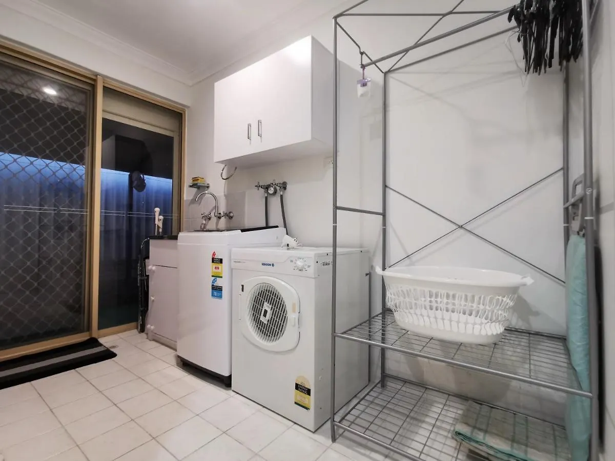 Entire House With 4 Bedrooms Fully Air Conditioned Perth 0*,